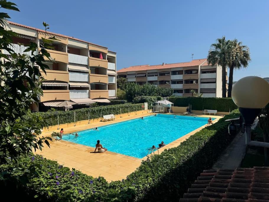 Appart Cosy, Piscine, Clim, Parking Prive - Proche Plage - Arrivee Autonome - Lit Queen Size La Seyne-sur-Mer Extérieur photo